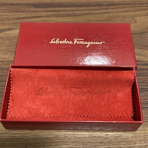 Salvatore Ferragamo Vintage Gold Tone Shoe Shaped Keyring or Bag Charm. - Picture 7 of 7